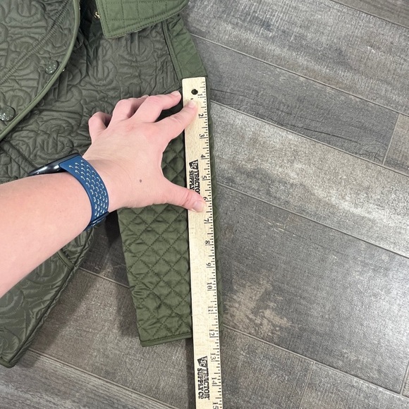 Burberry Giada Quilted Jacket in Poplar Green - Picture 15 of 15